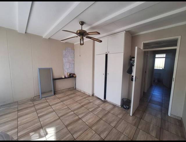 2 BEDROOM APARTMENT FOR SALE IN LYNNWOOD GLEN